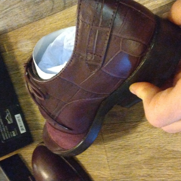 2 pairs of brand new Coach women's shoes - Picture 3 of 7